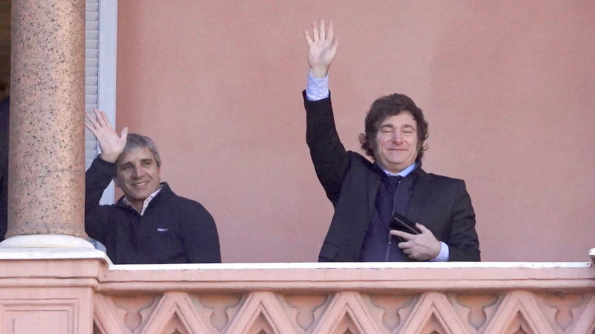 Luis Caputo: «Les vamos a arrancar la cabeza como en octubre del año pasado»